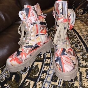 Cape Robbon MonaLisa Combat Boots